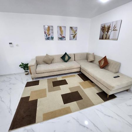 Elegant S1 Meuble Garde A Ariana -Tunis Exterior foto