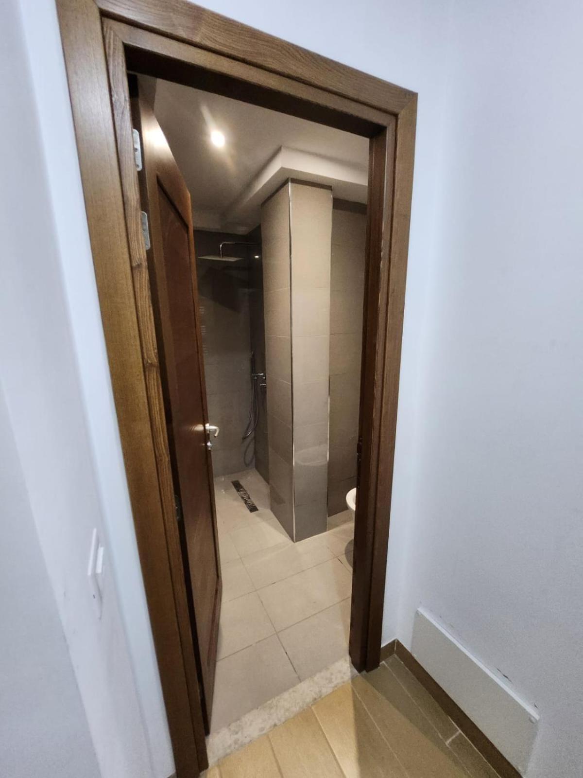 Elegant S1 Meuble Garde A Ariana -Tunis Exterior foto