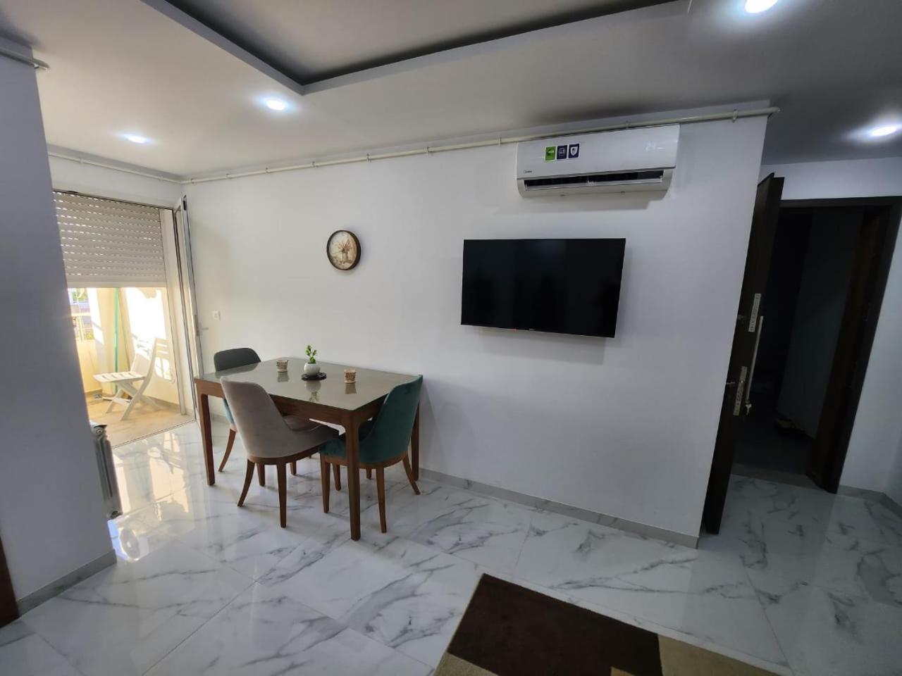 Elegant S1 Meuble Garde A Ariana -Tunis Exterior foto