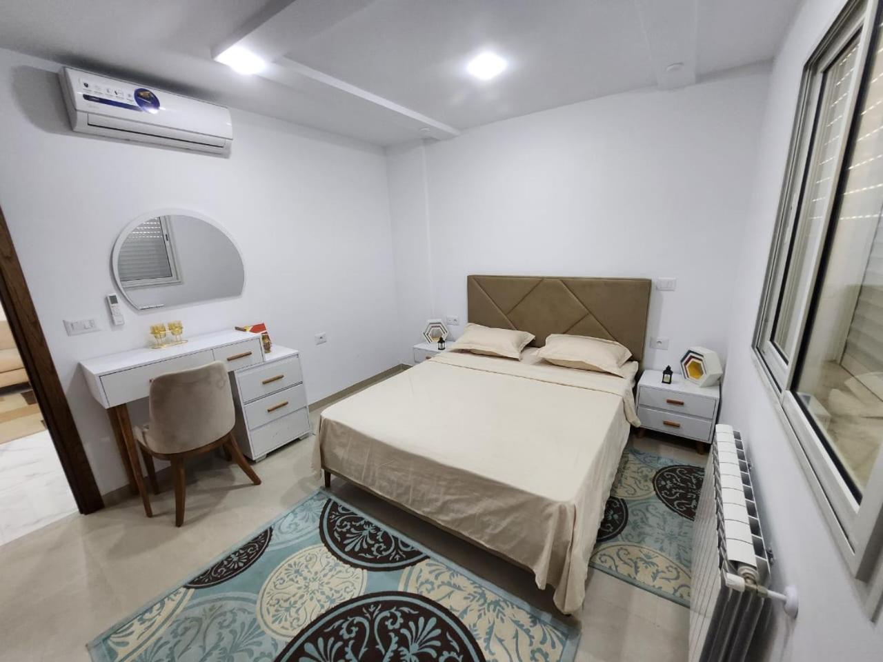 Elegant S1 Meuble Garde A Ariana -Tunis Exterior foto